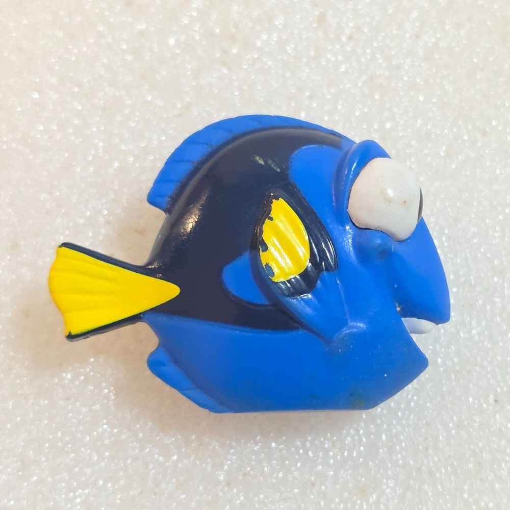 Disney Finding DORY Surgeonfish Bandai 2015 Fish Toy Figure Cake Topper PVC 2"